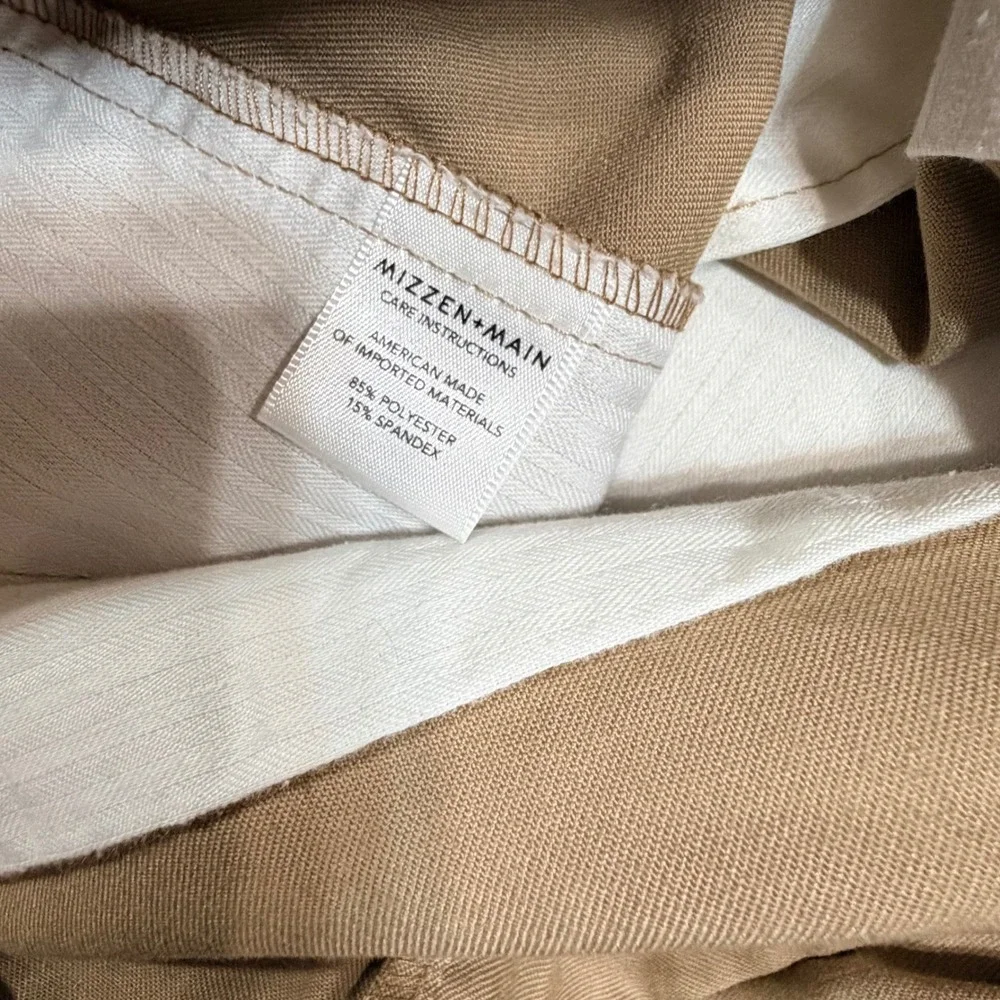 Mizzen + Main Mens Performance Chino Pants Khaki Tan Size 32 Made in USA Stretch